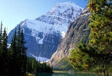 旺财28官方网站：体坛名场面丨惊世！马龙强势归来，又一次将圣勃莱德杯揽入怀，铸就三连冠传奇.